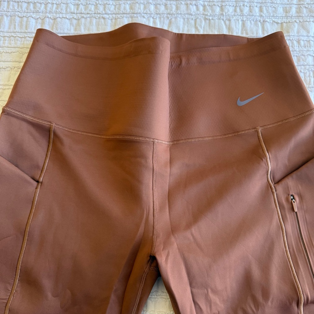 Nike Go Leggings in dark gold/copper